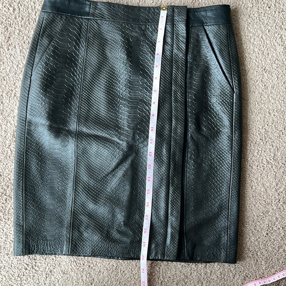 Vince Snake Embossed Leather Wrapped Pencil Skirt Graphite - Picture 10 of 10
